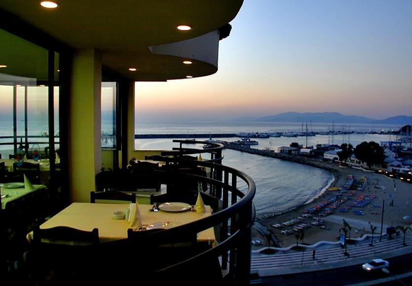 Hotel Ozcelik Kusadası Exterior foto